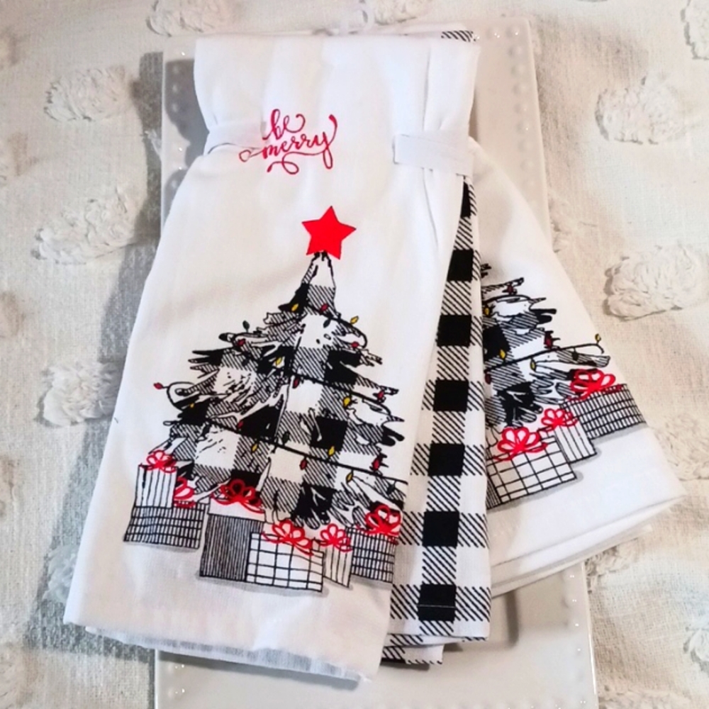 LA CUISINE 3pc Decrative Holiday Plush Dish Towels & Amazing Eggnog Receipt